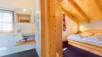 5 bedrooms, WiFi