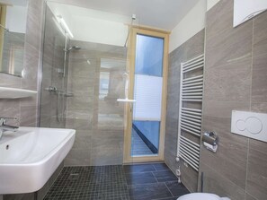 Shower, towels