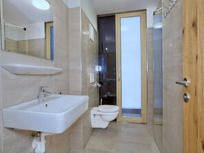 Shower - Apartment in Neukirchen by Ski Lift & Wellness (Neukirchen am Großvenediger)