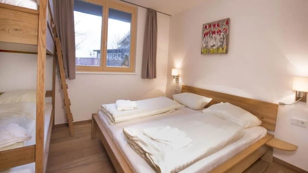 Unclassified image, 1 of 32, button - Bright Apartment with Garden for 8 (Neukirchen am Großvenediger)