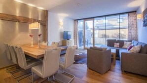 Unclassified image, 4 of 32, button - Bright Apartment with Garden for 8 (Neukirchen am Großvenediger)