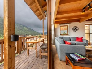 Outdoor dining - Stylish Ten-Person Alpine Chalet (Wald-Königsleiten)