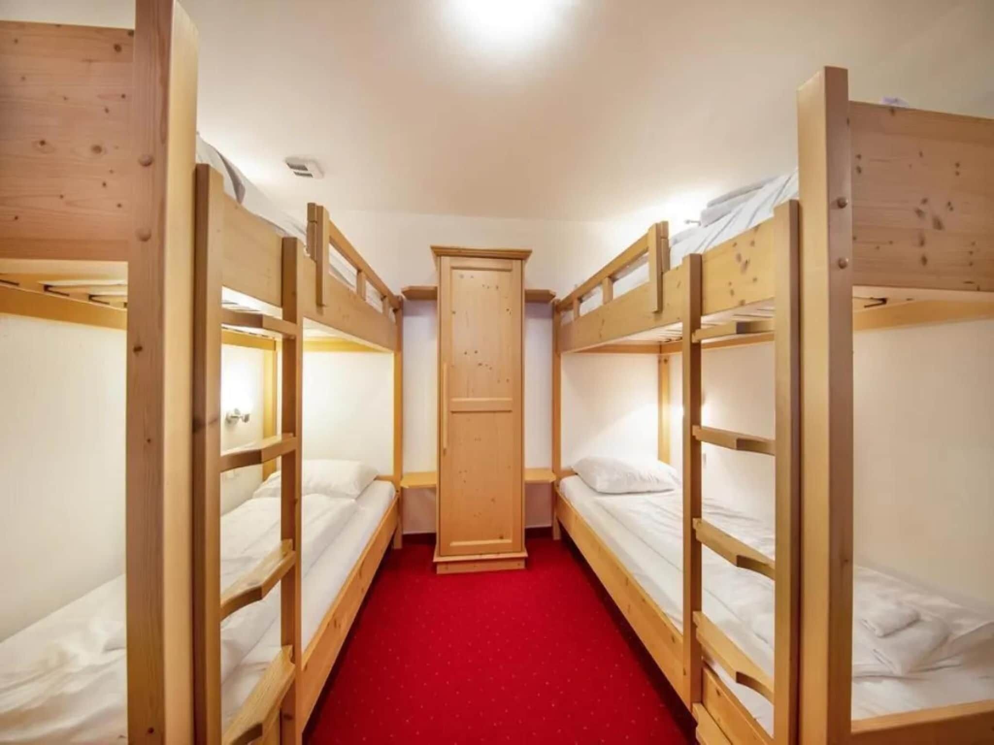 5 bedrooms, WiFi