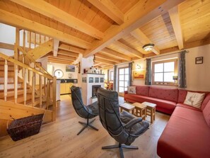 TV, fireplace, DVD player - Spacious Detached Chalet in Holiday Village (Wald im Pingzau)