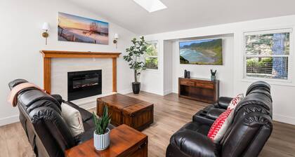 New listing! Beautiful 3 bedroom 3 bath, near lakes, ocean, and dunes, pet friendly, large lot, bbq