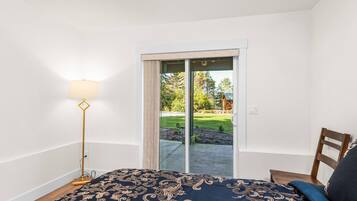 6 sovrum, internet och sÀngklÀder