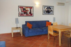 Deluxe Apartment, 2 Bedrooms | Living room - Apartment in Santa Teresa Gallura (Santa Teresa di Gallura)