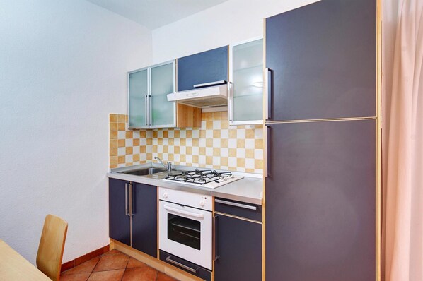 Appartement Confort, 1 chambre | Cuisine privée | Réfrigérateur, four, cafetière/bouilloire, bouilloire électrique