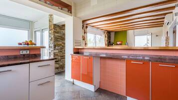 Appartement Confort, 2 chambres | Cuisine privée | Réfrigérateur, micro-ondes, four, lave-vaisselle