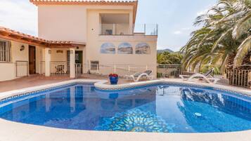 Piscine couverte, piscine extérieure