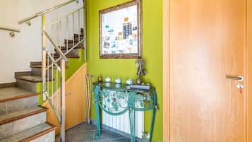 Classic Villa, 4 Bedrooms | Reception