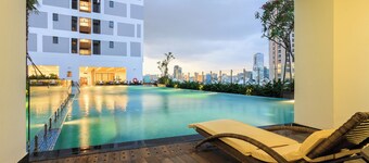 Refined Saigon - Rivergate Apartment 