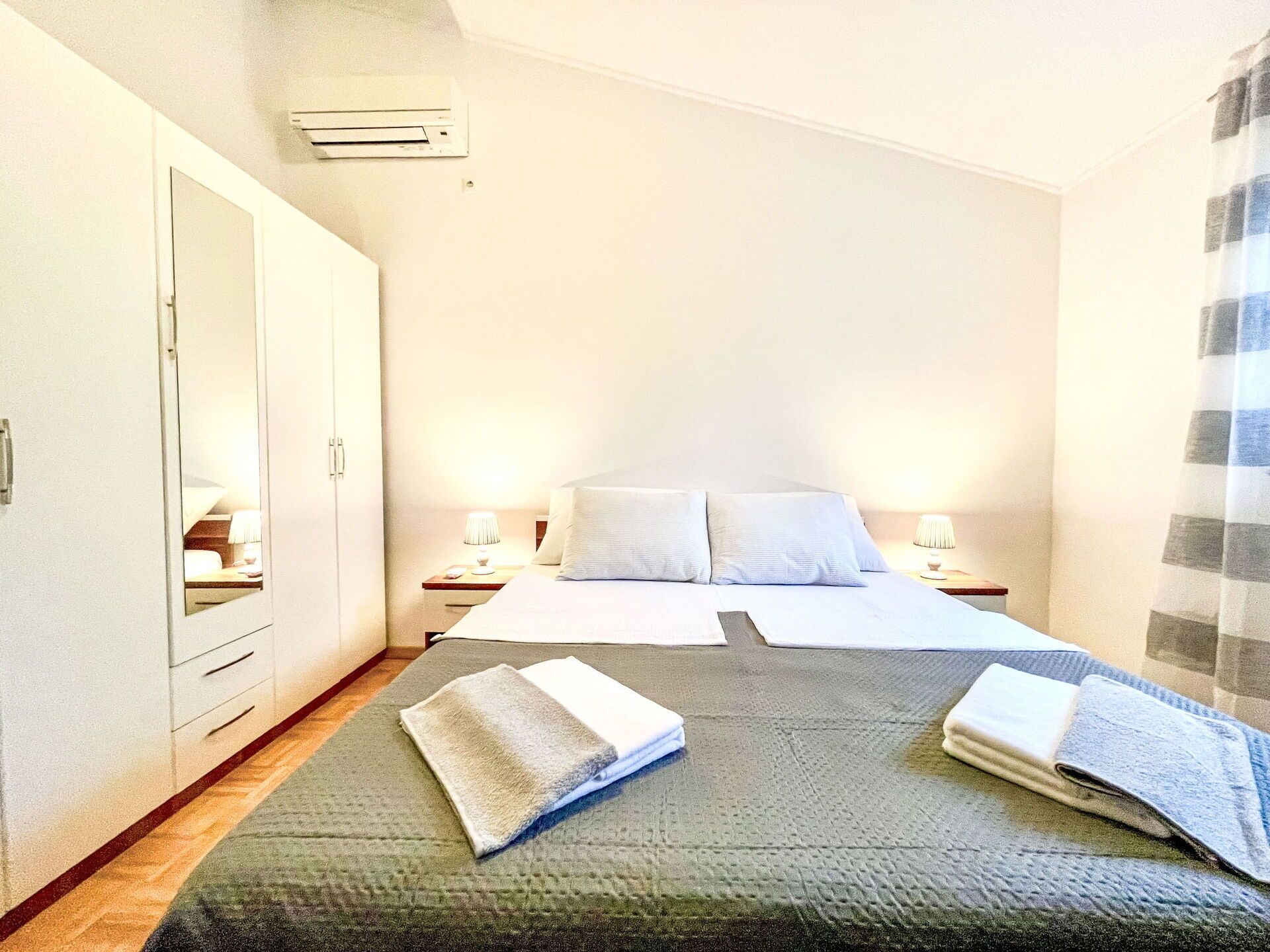 Property, Building, Blue, Comfort, Textile, Wood, Interior Design, Shade, Floor