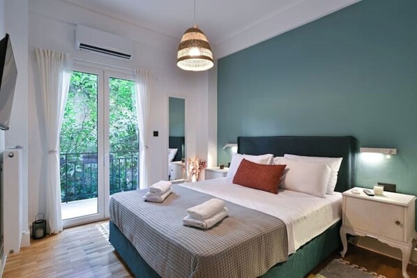 1 bedroom, iron/ironing board, WiFi, bed sheets - Redstone NewRetro Apartment
(Athina)