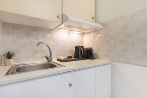 Basic Double Room, Balcony | Private kitchenette