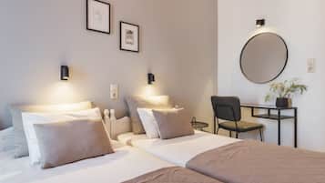 Basic Double Room, Balcony | In-room safe, iron/ironing board, free cribs/infant beds, free WiFi