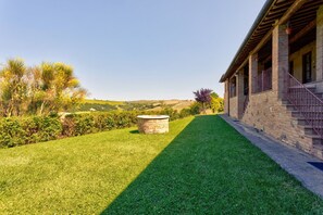 Classic House, 2 Bedrooms | Garden