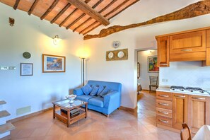 Casa Classic, 2 camere da letto | Soggiorno | Caminetto