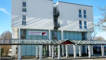 Façana frontal de l'allotjament