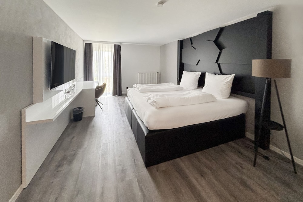 DORMERO Hotel Weingarten