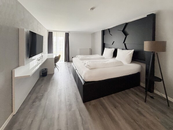 Standaard tweepersoonskamer | Hypoallergeen beddengoed, een bureau, geluiddichte muren, gratis wifi