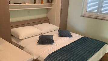 Íbúð (One Bedroom Apartment with Balcony) | 1 svefnherbergi, ókeypis þráðlaus nettenging