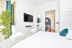 1 bedroom, iron/ironing board, Internet, bed sheets - Charming and cosy colored appartement next to the Eiffel Tower (Paris)