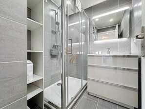 Hair dryer, towels