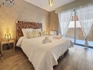 2 Schlafzimmer, BĂŒgeleisen/BĂŒgelbrett, WLAN, BettwĂ€sche