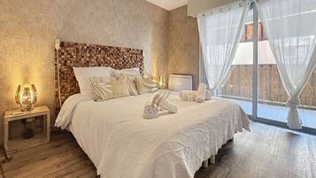 Bureau, fer et planche Ă repasser, Wi-Fi, draps fournis