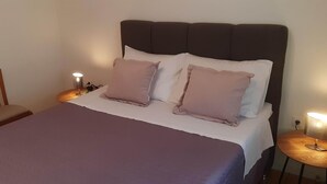 Room - Apartments Lug 2, new and Comfortable With Pool (Privlaka)