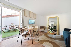 Dining - Charming Apartment -1BR/4P- Le Kremlin-Bicêtre (Le Kremlin-Bicêtre)