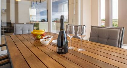 Spacious Povljana Apartment With Sea View and Terrace