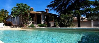 Seafront Dreamy Holiday Home Spina With Pool