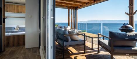 Maison (Two Bedroom Holiday Home with Terrace) | Balcon