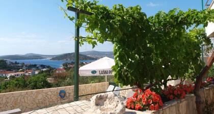 Holiday House Neda