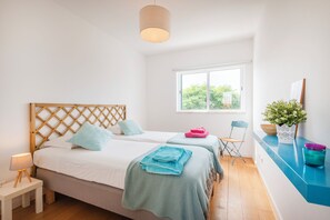 5 bedrooms, iron/ironing board, free WiFi, bed sheets - Sunny 5BR Villa at Prainha Club (Portimão)