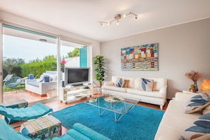 Family Villa, 5 Bedrooms, Non Smoking | Living area