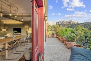 Outdoor dining - Acropolis Noir Penthouse

 (Athina)
