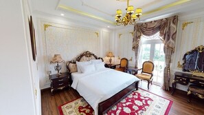 In-room safe, individually decorated, individually furnished, free WiFi - Dream Boutique Hotel Da Lat (Da Lat)
