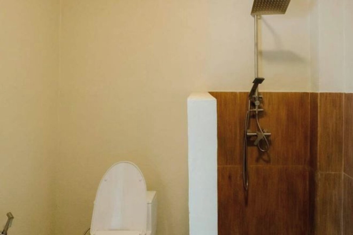 Pancuran mandi, hulu semburan mandi hujan, pengering rambut