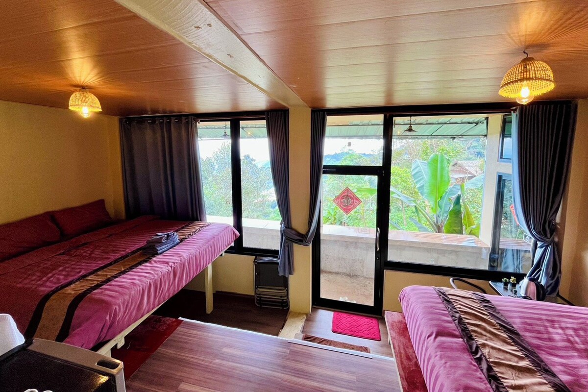 No.4 | Soundproofing, WiFi (free), bed sheets