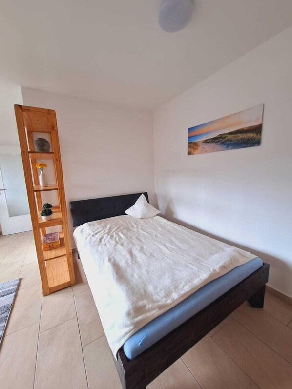 1 bedroom, WiFi, bed sheets