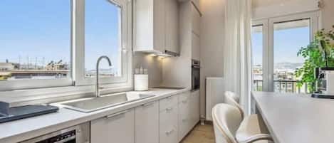 Batterie de cuisine, vaisselle et ustensiles