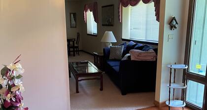 Temp studio apt on lake in Mandarin w WiFi near Mayo, Beach, and St.Augustine