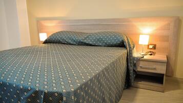 1 多间卧室、遮光窗帘、隔音、熨斗/熨板