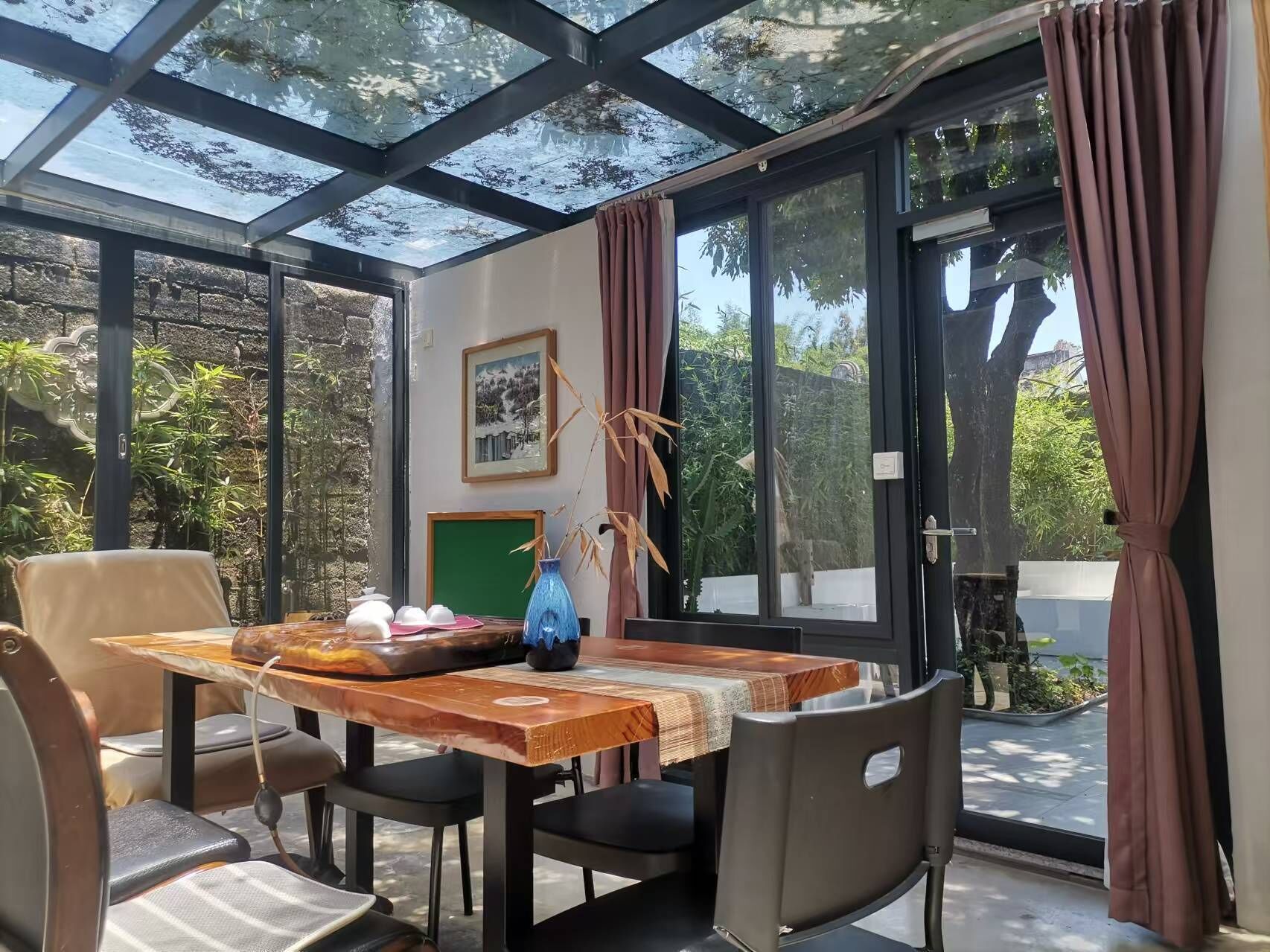 Family Cottage, 4 Bedrooms, Courtyard View | Living area