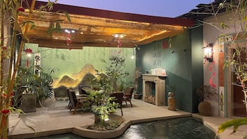 Casa de campo luxo, 4 quartos, vista para o pátio | 5 quartos, espaço de trabalho para notebook, Wi-Fi de cortesia