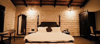 AKAY Resort & Villas