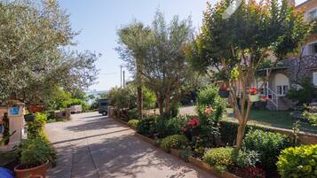 Apartment (One Bedroom Apartment with Balcony) | Exterior